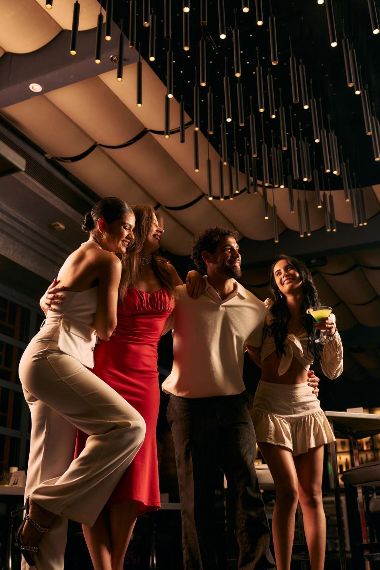 Renaissance Cairo Mirage City Hotel Exterior photo A group of people dancing